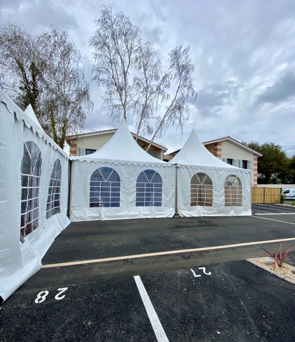 Spécial Inauguration Immobilier avec des chapiteaux 5x5 accolés