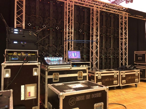 Caisse de transport avec logo