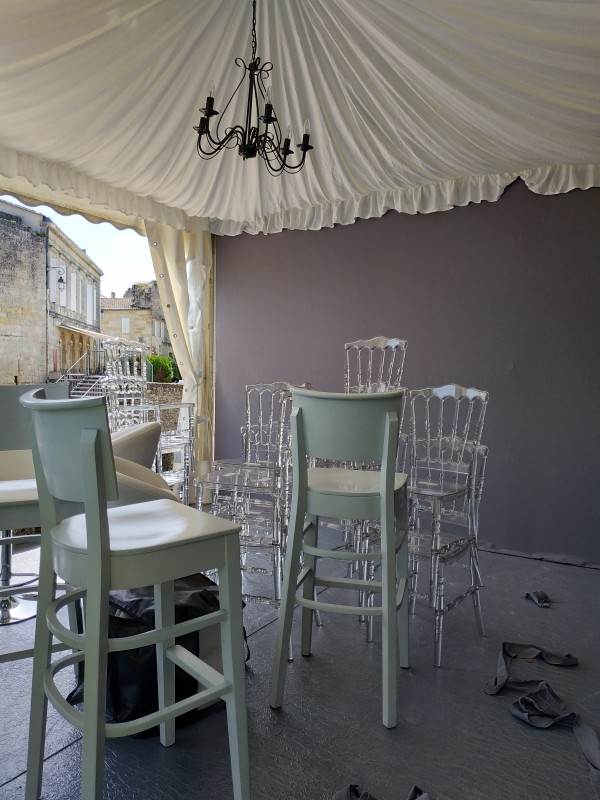 Prestation technique sur chantier pour la pose de coton et moquette ignifugé