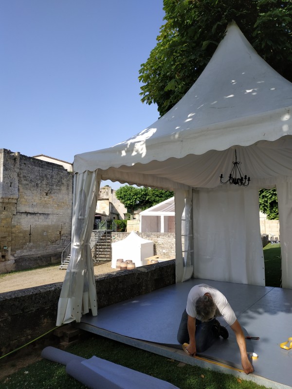 Barnum 5X5 avec plancher et agencement intérieur