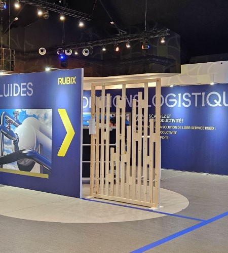 Cloison en bois ajourée