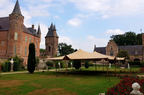 Tente stretch pour une réception sur le thème des Journées du Patrimoine