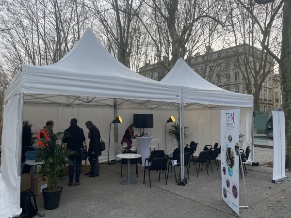 Le chapiteau pliant facile à monter et à démonter rapidement
