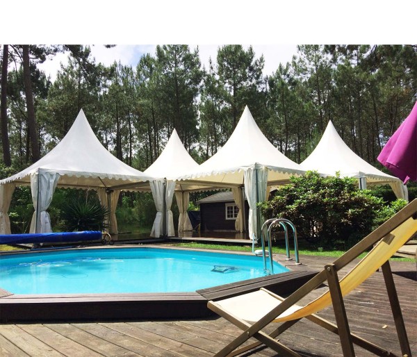 CHAPITEAUX  5X5 avec PLANCHER sur RÉSILLE<br /><br />